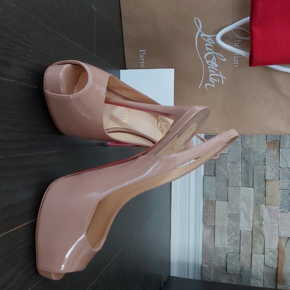 Christian Louboutin  peep-toe pump style shoes - Picture 4 of 4